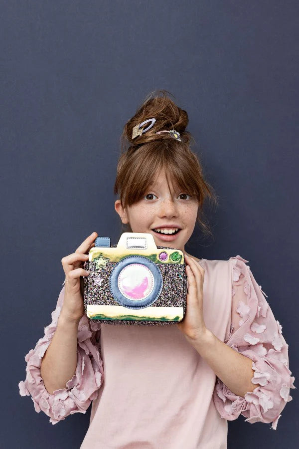 Mimi and Lula - Strike A Pose Clips — styled lifestyle shot