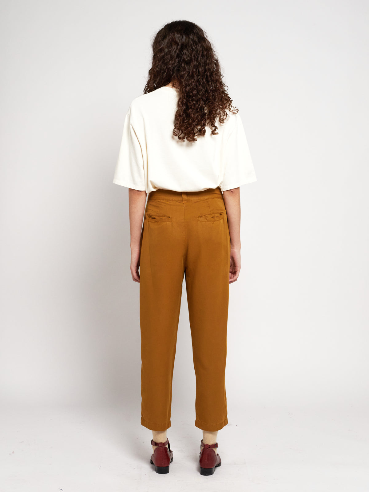 Bobo Choses WOMAN - Pleated carrot pants — back view flat lay