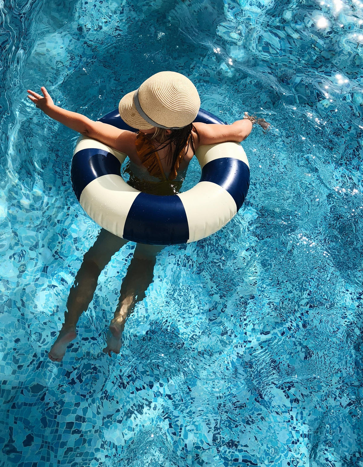 Petites Pommes - Anna Swim Ring - Cannes Blue 60cm (3+ years) — product detail shot