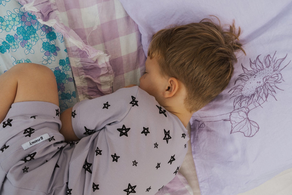 G Nancy - Stars Shorties - Lilac — styled lifestyle shot