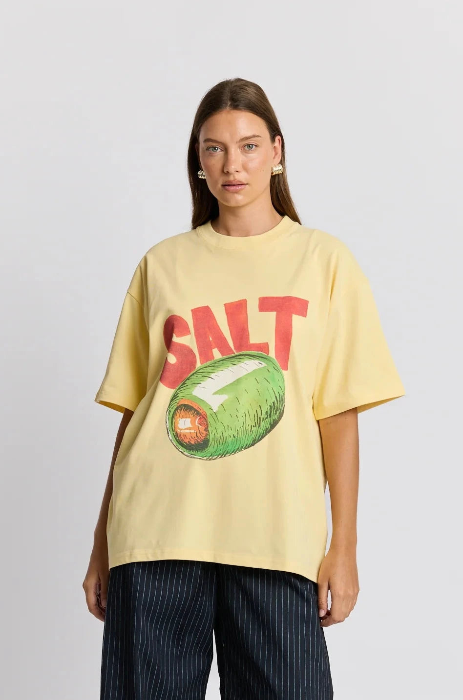 Maku Salt Oversized Tee butter yellow - front view on model