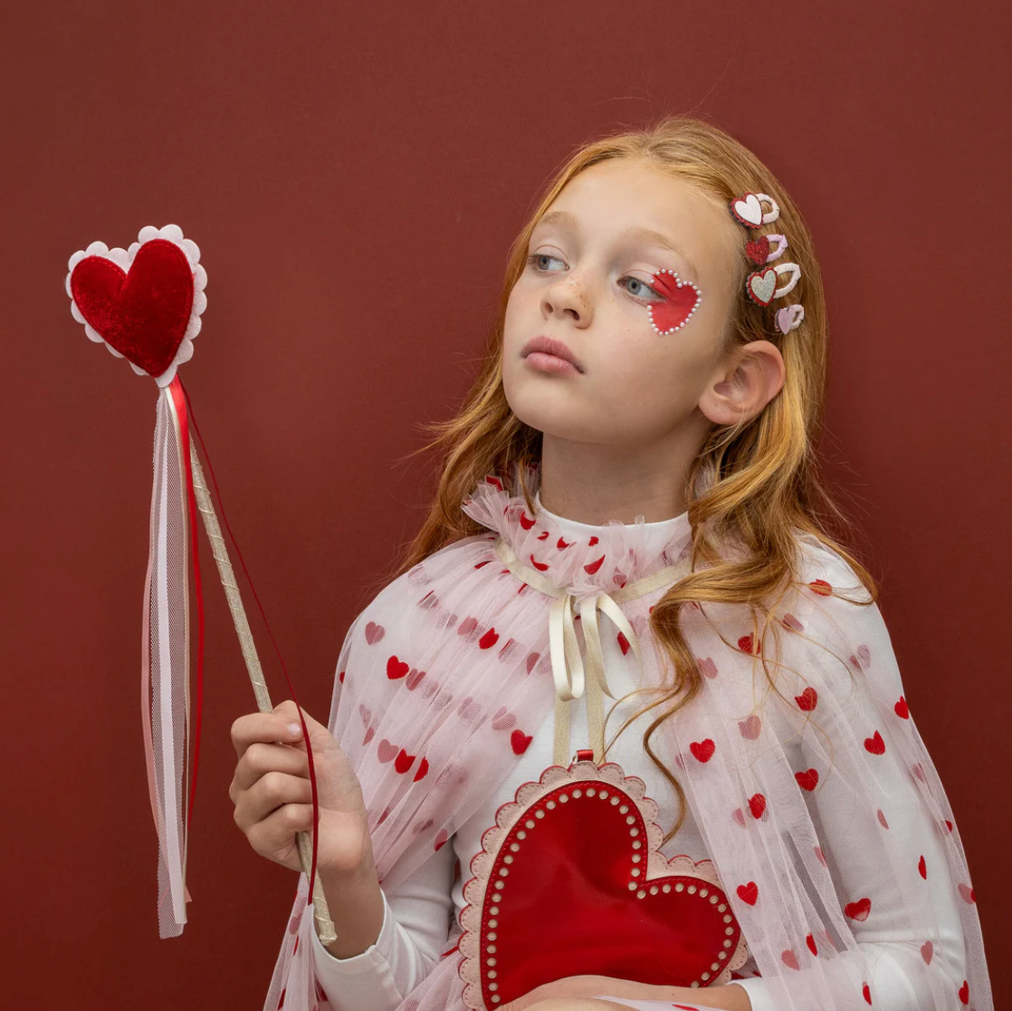 Mimi and Lula - Scallop Heart Clic Clacs — product detail shot