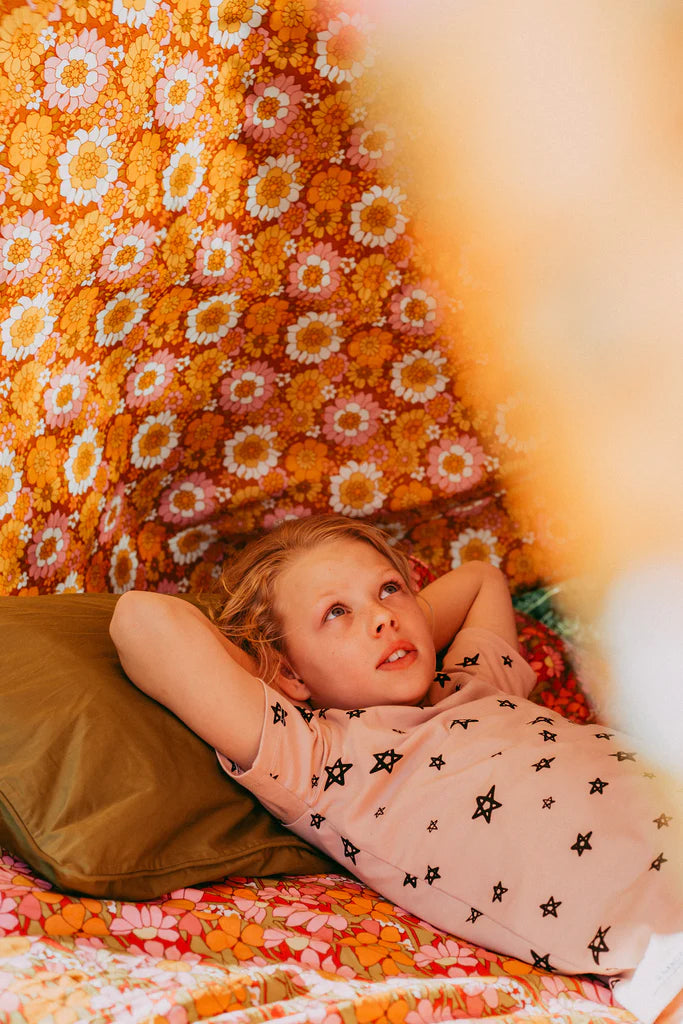G Nancy - Stars Shorties - Marshmallow — styled lifestyle shot