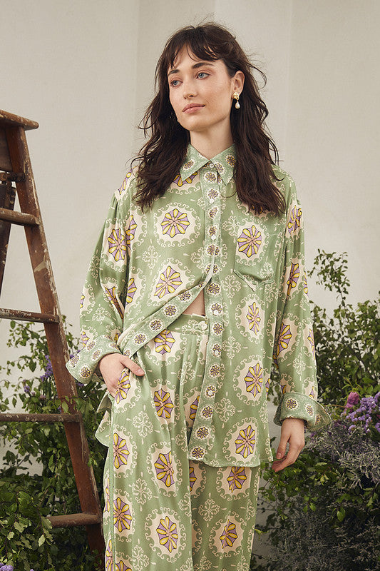 Bohemian Traders - Easy Fit Shirt in Meadow — front view flat lay