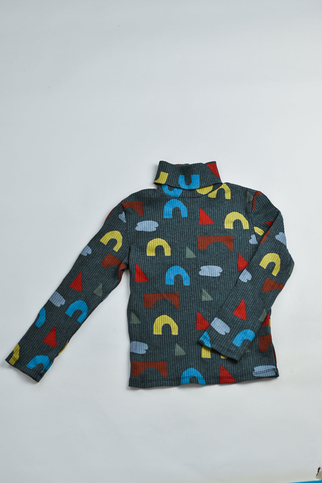 RE LOVED Bobo Choses Skivvy size 6-7 — product detail shot