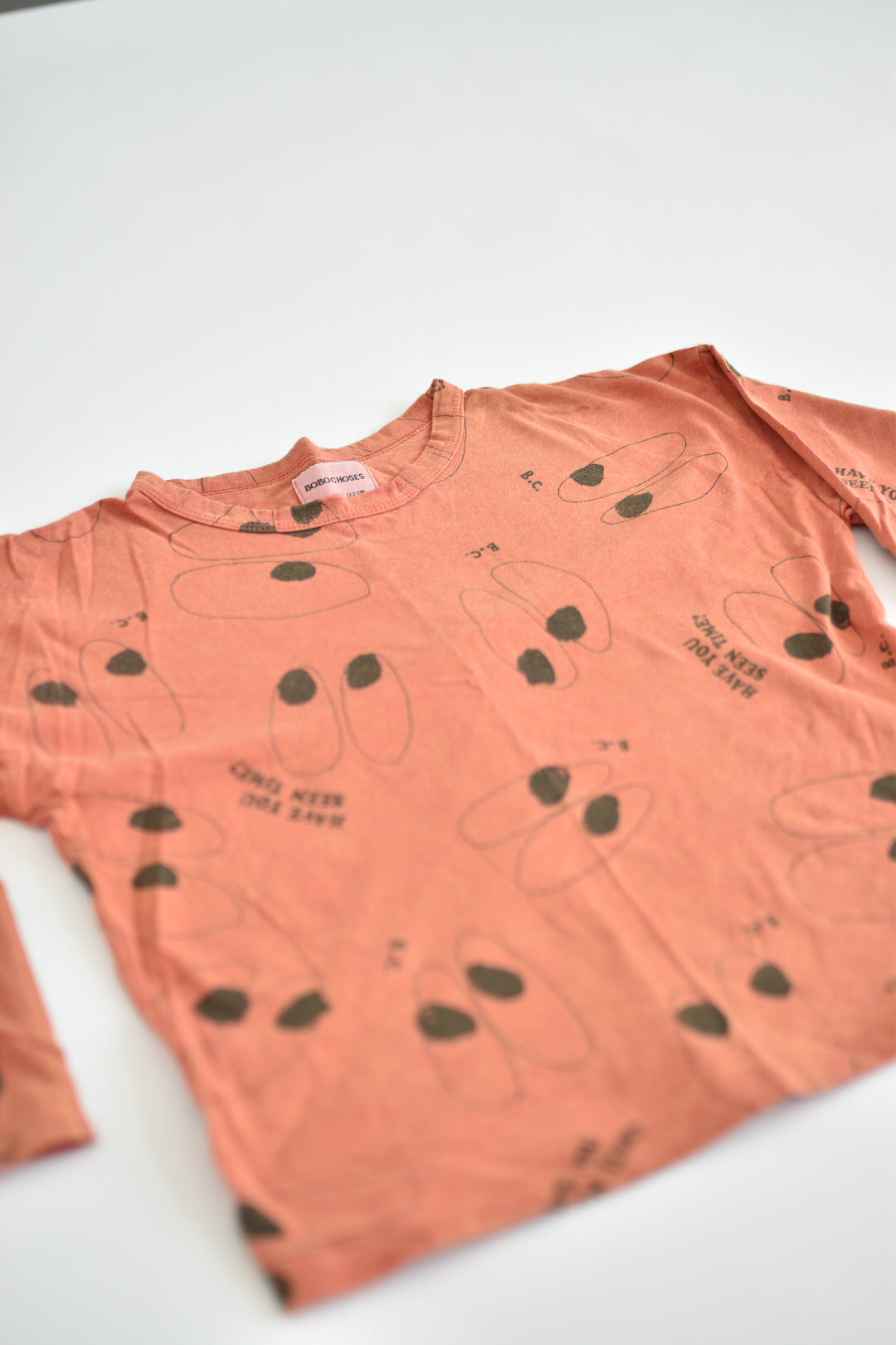 RE LOVED Bobo Choses t-shirt size 6-7 — front view flat lay