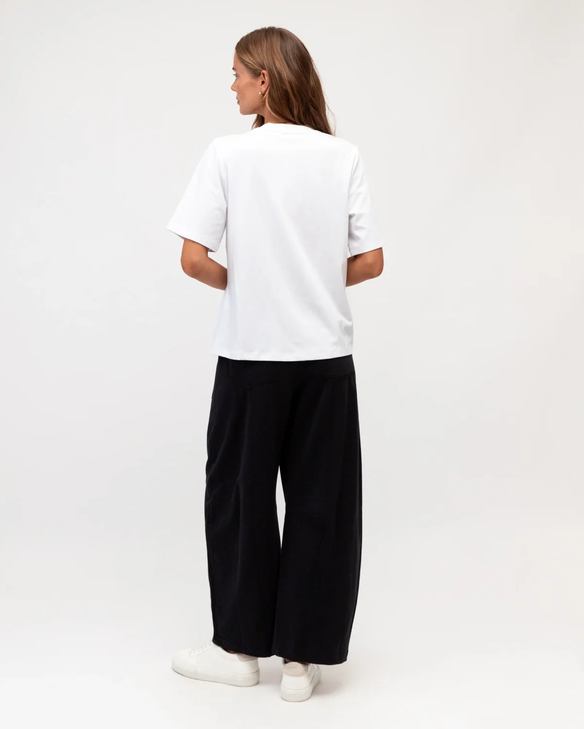 Label of Love - Barrel Leg Trackpant in Navy — close-up detail