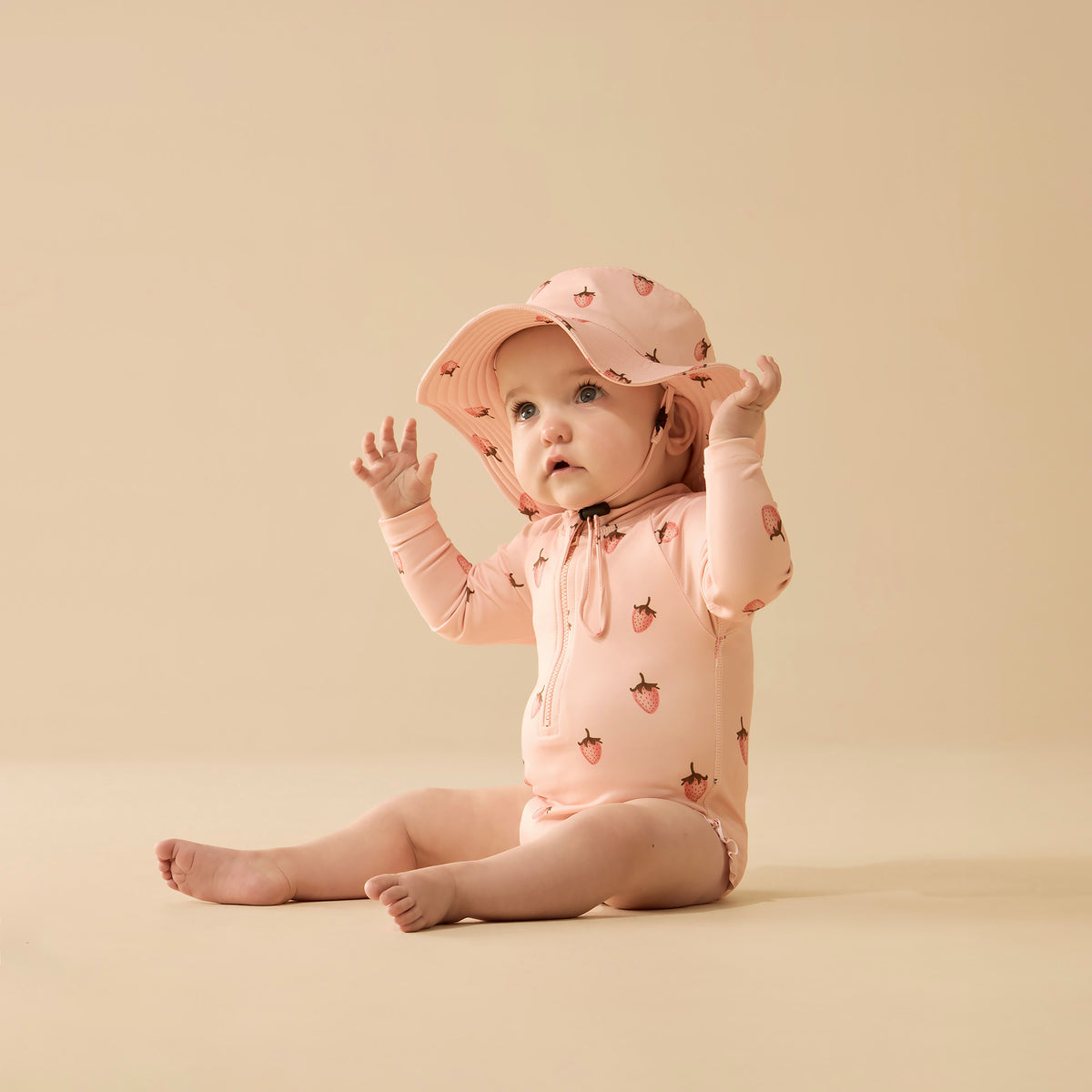 Wilson and Frenchy Strawberry Kisses Swim Sun Hat - print detail close-up