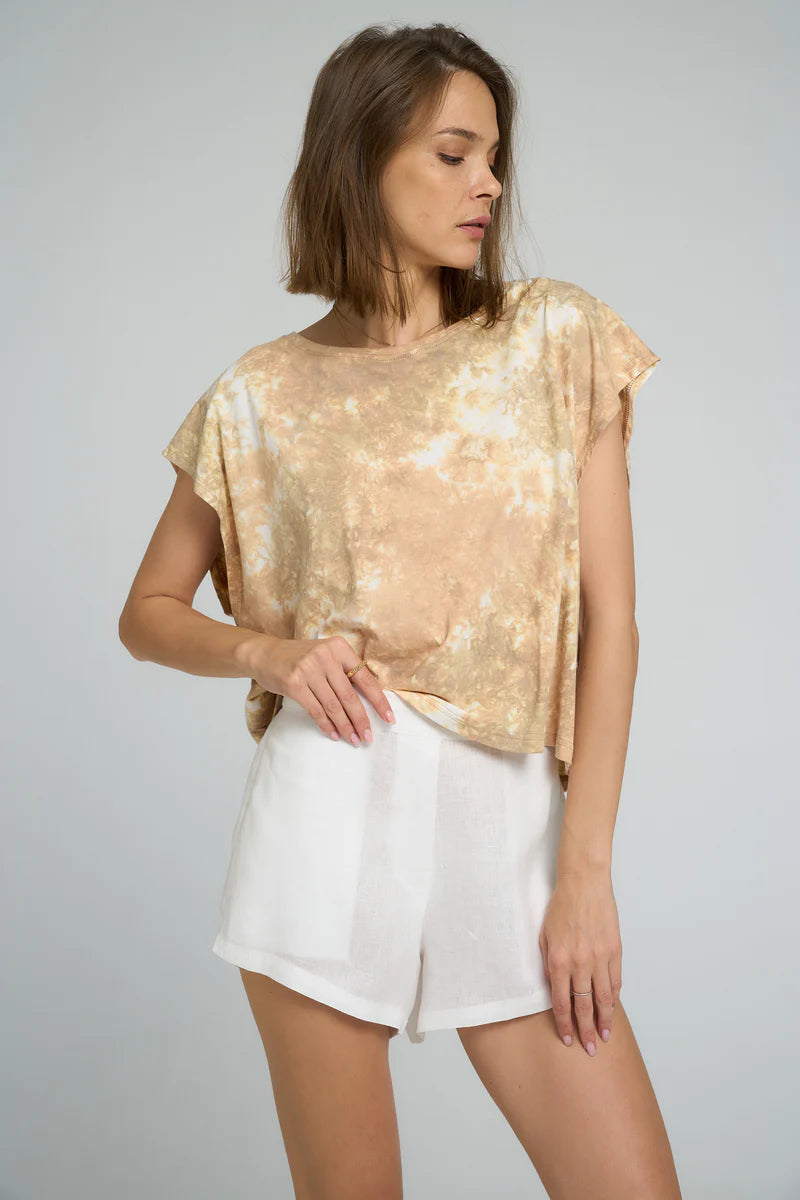 Lilya Pura Vida Tee Earth Tie Dye - model back view