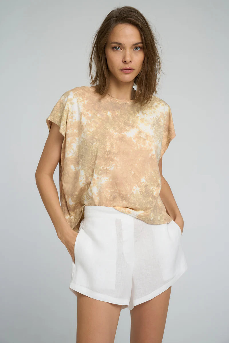 Lilya Pura Vida Tee Earth Tie Dye - model front view